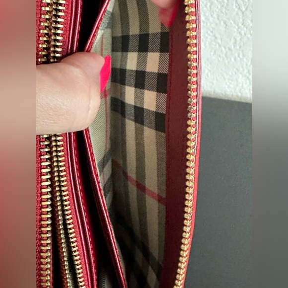 EUC Authentic Burberry zip around wallet.Red - Picture 7 of 11